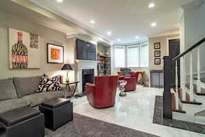 Smart-tv en een open haard