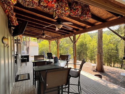 Charming 1-bdrm, lake cottage-close to the Arc Encounter