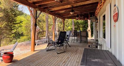 Charming one bedroom cottage on Kincaid Lake