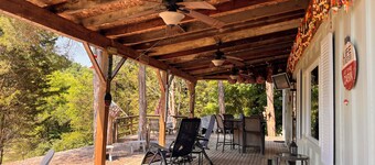 Charming one bedroom cottage on Kincaid Lake