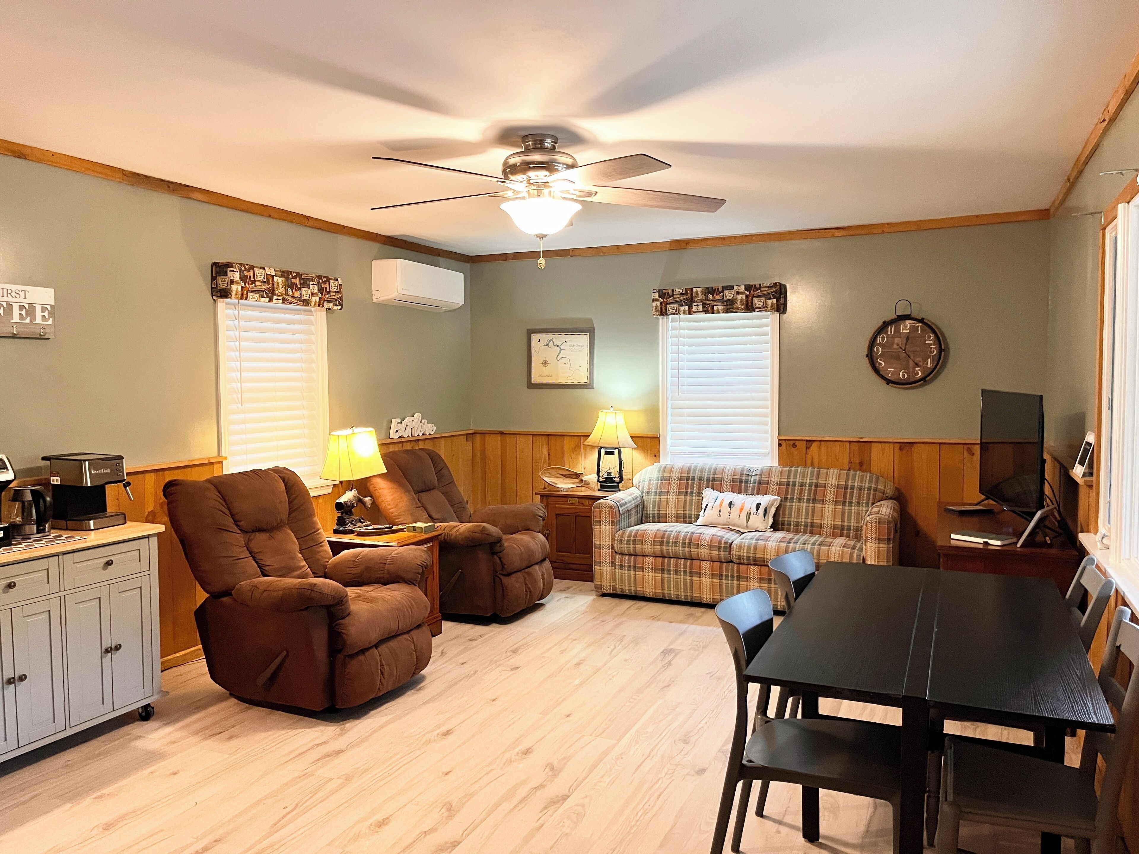 Smart-TV, DVD-spiller og filmbibliotek