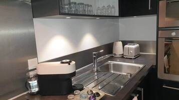 Réfrigérateur, micro-ondes, four, lave-vaisselle