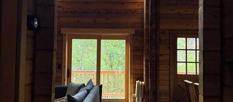 Tranquil 3-bedroom Cabin on Carson River in Markleeville