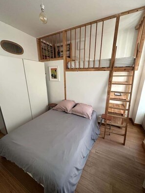 2 Schlafzimmer, Bügeleisen/Bügelbrett, Internetzugang, Bettwäsche