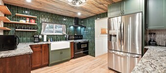 Mountain Serenity Retreat - Larkspur Retreat