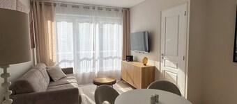 Studio 4 pers, sleeping area, Beach & Market 150M walk and private parking