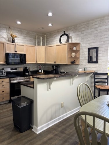 3-bedroom/3 Bath townhome in charming Wilmington. Quiet, Family and Dog Friendly