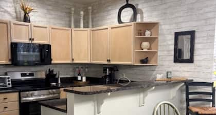 3-bedroom/3 Bath townhome in charming Wilmington. Quiet, Family and Dog Friendly