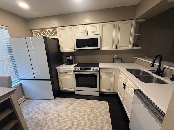 Microwave, oven, stovetop, dishwasher