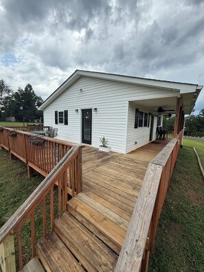 Exterior - Welcome to Mountain View Farmhouse, your cozy retreat in Pinnacle, NC. (Pinnacle)