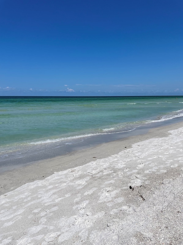 Liegestühle, Strandtücher