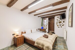 8 camere, Wi-Fi, lenzuola