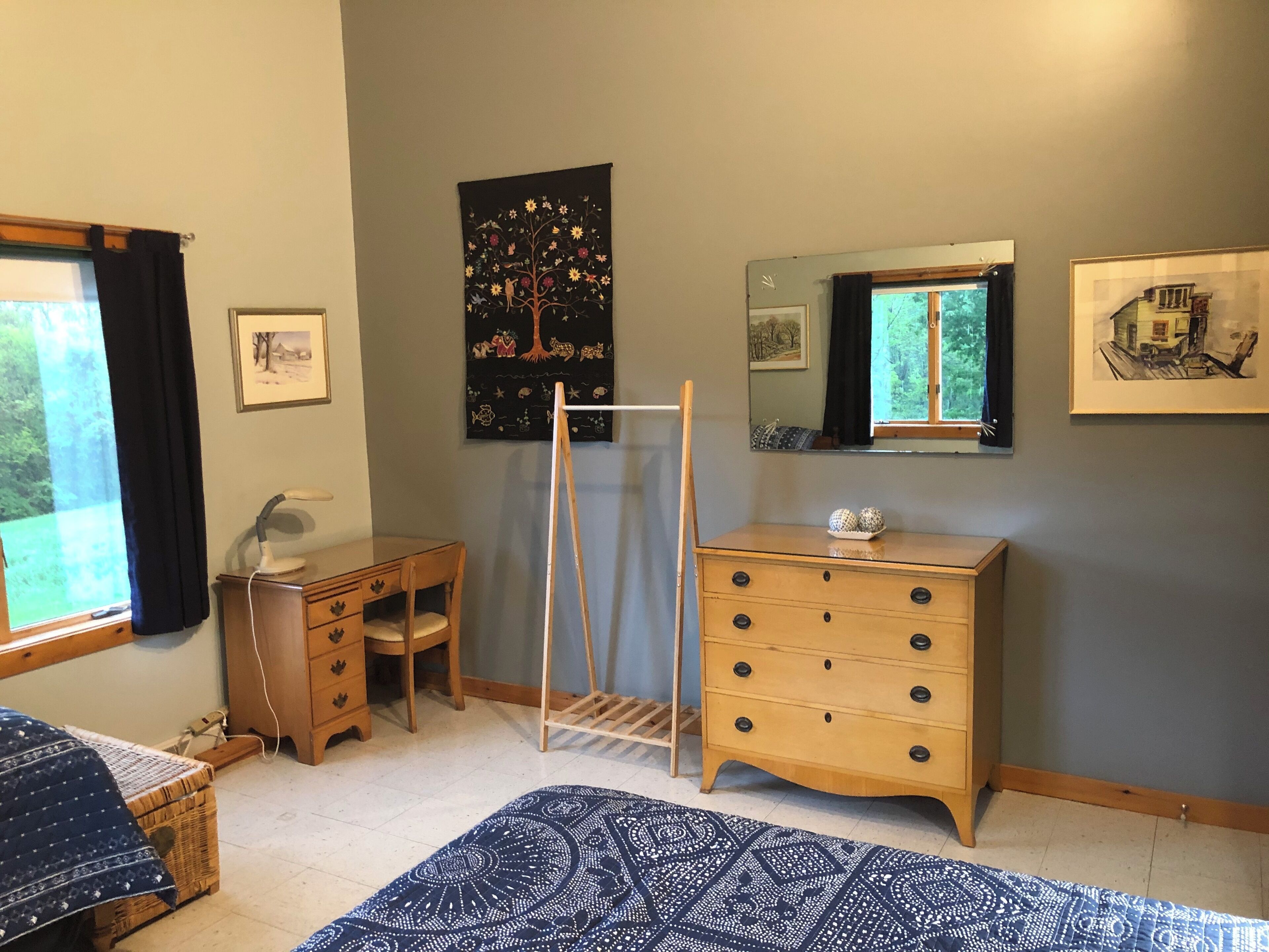 2 多间卧室、熨斗/熨衣板、上网接入、床单