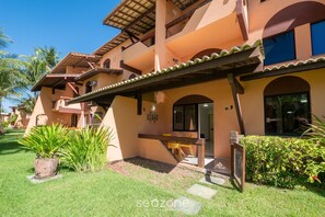 Basic Apartment | Exterior - Condominium With Gym and Pool in Guarajuba - Camacari GSH (Camaçari)