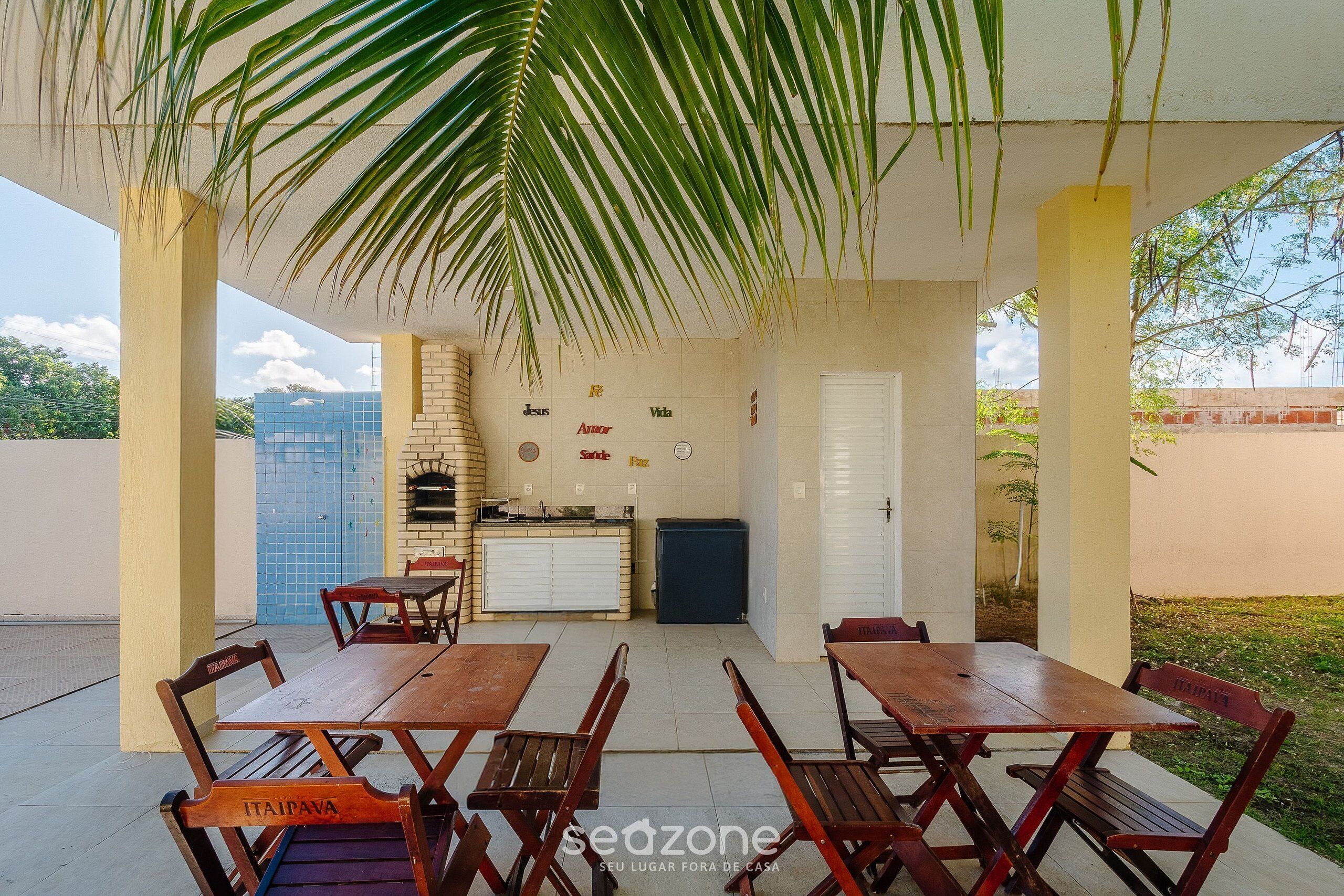 Căn hộ cơ bản | Khu ẩm thực ngoài trời