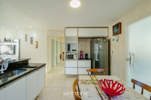 Basic Apartment | Private kitchen