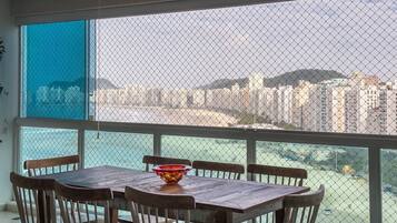 Apartment | Dining