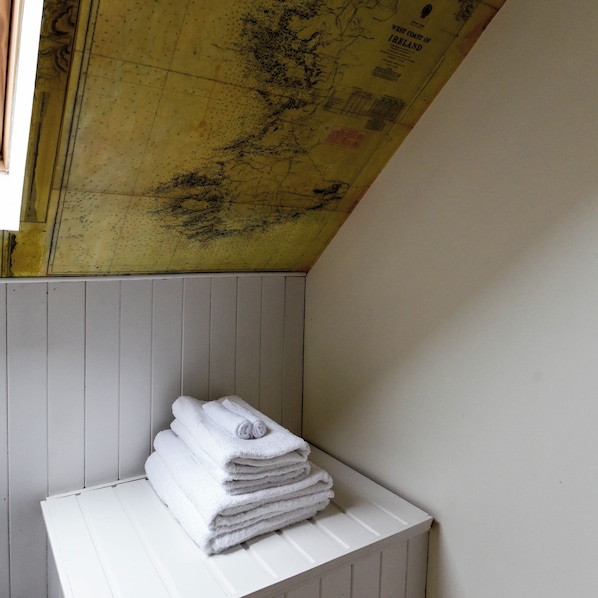 Deluxe House, 2 Bedrooms, Sea View | Bathroom