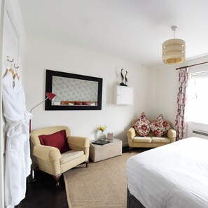 Deluxe House, 2 Bedrooms, Sea View | Iron/ironing board, cribs/infant beds, free WiFi, bed sheets