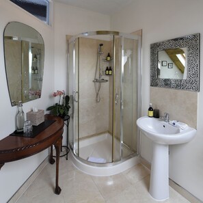 Bathroom - The Herons Rest Townhouse B&B (Galway)