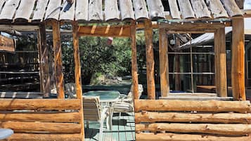 تناول الطعام بالخارج