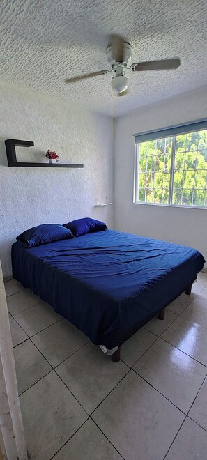 2 bedrooms, iron/ironing board, free WiFi, bed sheets