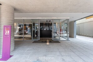 Estudi bàsic | Detall de l'exterior