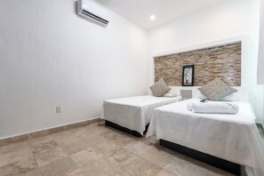Twin Room | Free WiFi