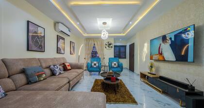 Elegant 2BR in Lekki Phase 1 • Steady Power, Pool, PS5 , Fast WiFi, Balconies
