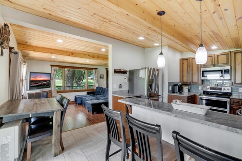 Magical Lake Home on Acreage + Adventures on Howard- Just West of Minneapolis