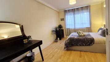 1 bedroom, iron/ironing board, internet, bed sheets