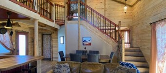 Two Story Cabin. 2 Bedrooms, with Loft and Full Kitchen. 2 Balconies, Sleeps 8