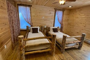 3 bedrooms, iron/ironing board, Internet, bed sheets