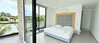 Villa de luxe au bord du lac à Girardot, Colombie – Piscine et barbecue