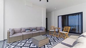 スマートテレビ、ステレオ