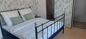 1 chambre, fer et planche à repasser, Wi-Fi, draps fournis