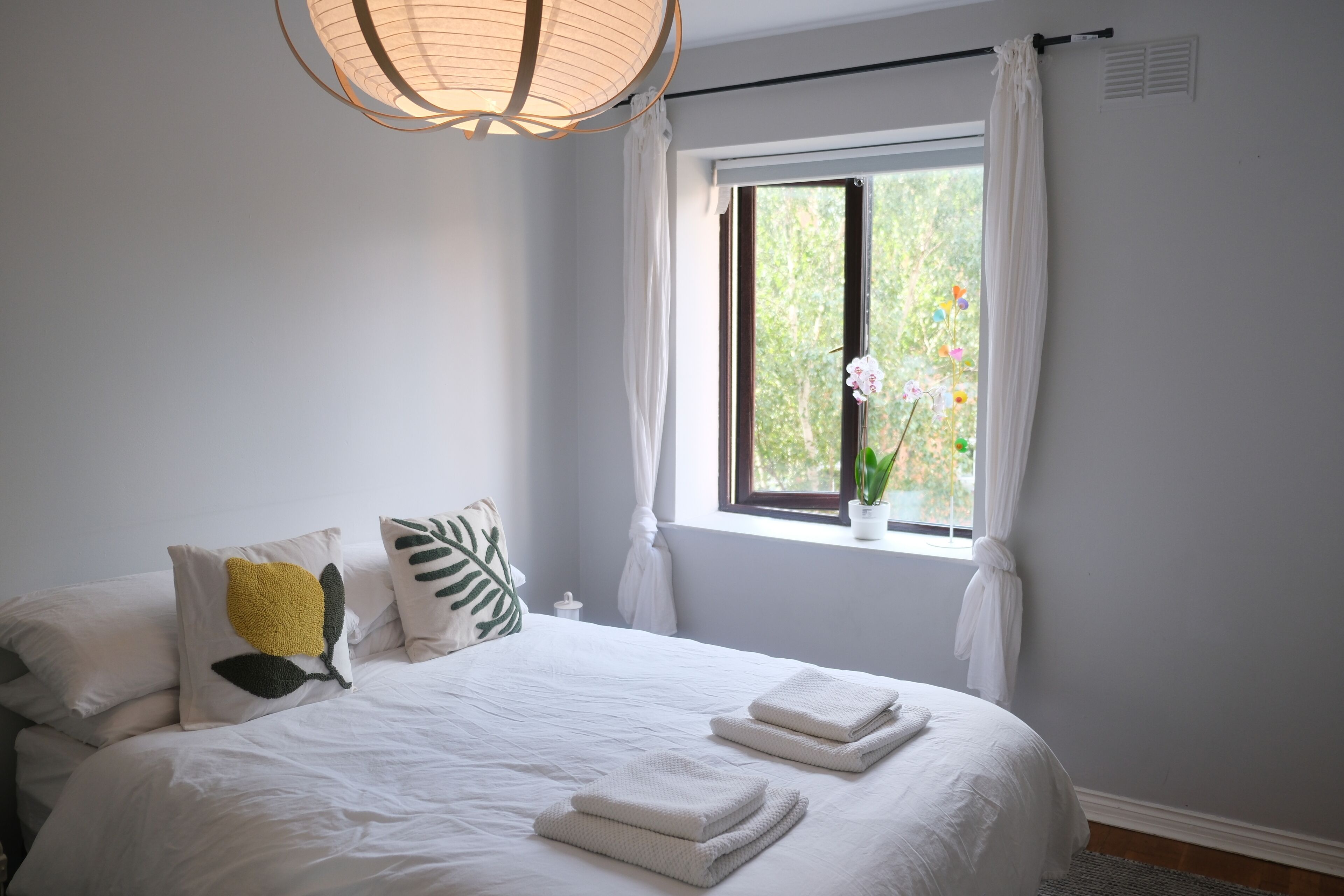 2 bedrooms, iron/ironing board, WiFi, bed sheets