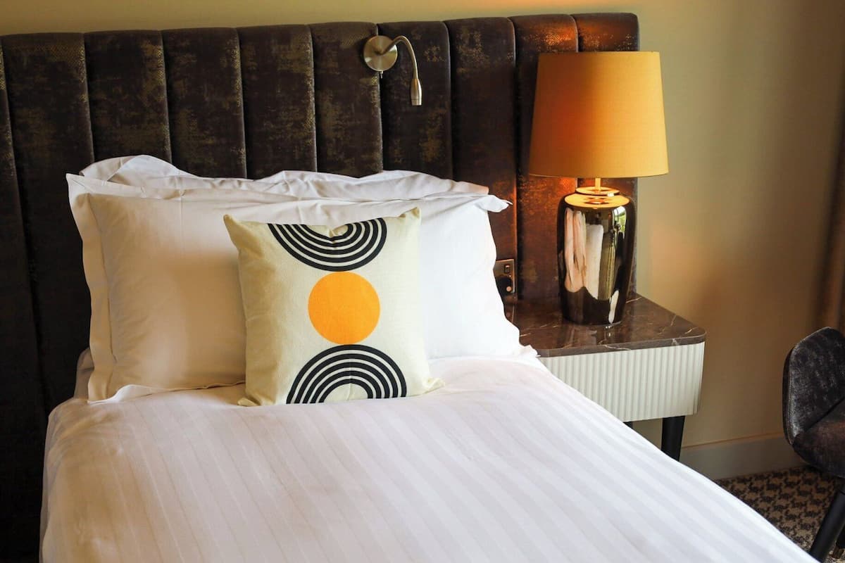 Standard Room, 2 Single Beds, Terrace (Paddock View)