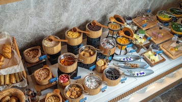 Desayuno buffet todos los días (con cargo)
