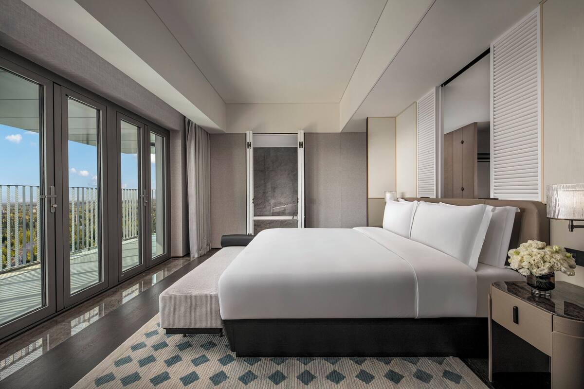 Suite, 1 Schlafzimmer, Balkon | Hochwertige Bettwaren, Daunenbettdecken, Verdunkelungsvorhänge