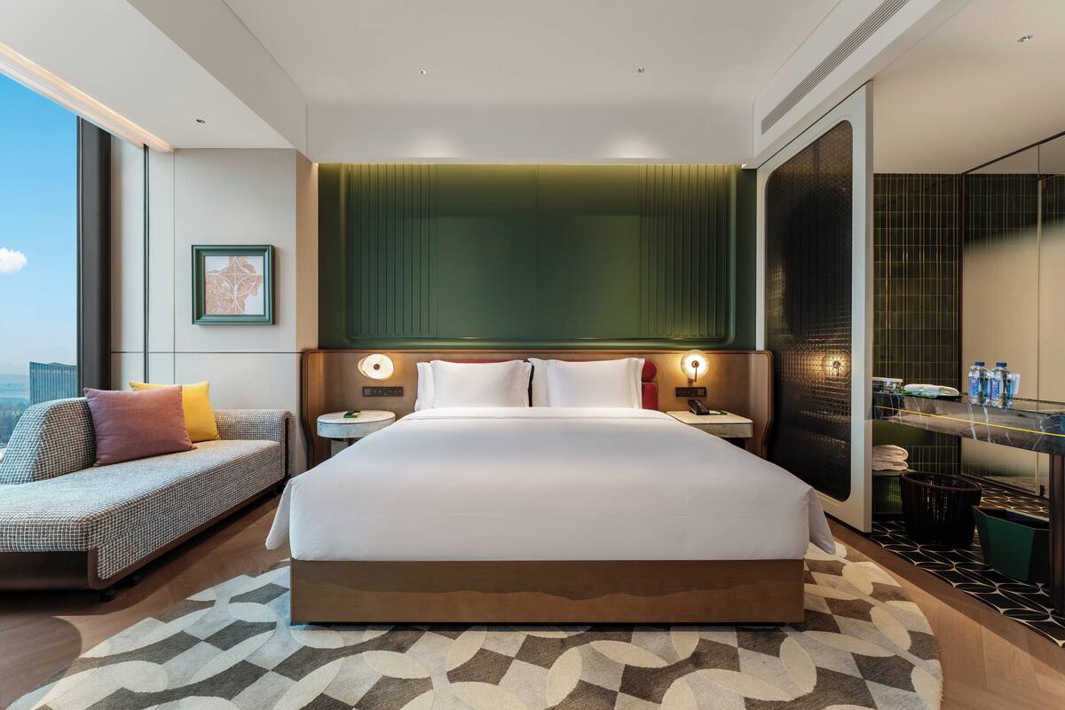 เครื่องนอนระดับพรีเมียม, เตียง Select Comfort, มินิบาร์ฟรี