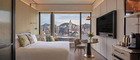 Hypo-allergenic bedding, minibar, in-room safe, desk