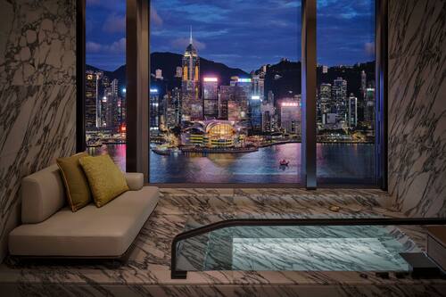 1 King Premium Victoria Harbour View Plunge bath