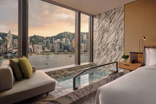 1 King Premium Victoria Harbour View Plunge bath