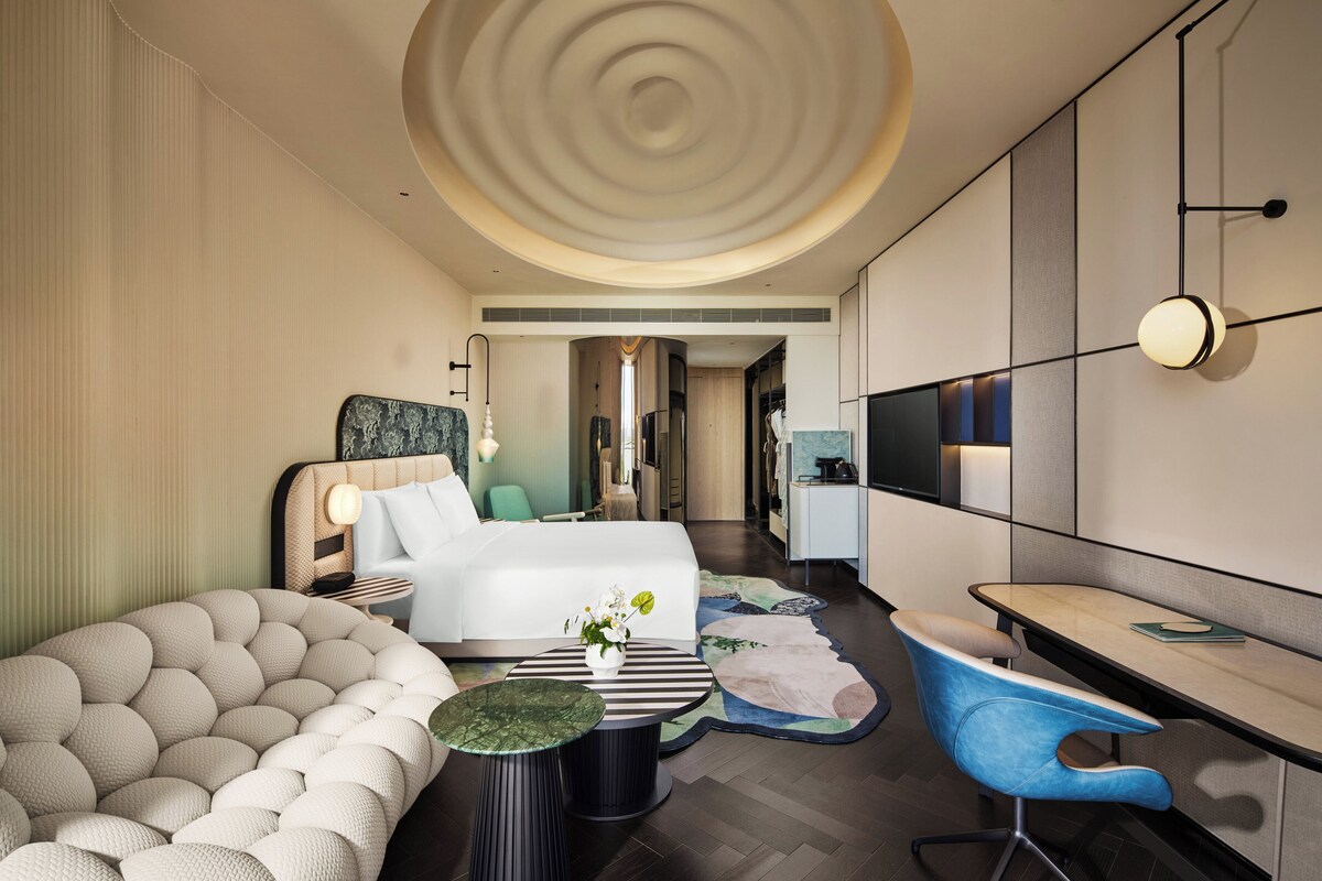 Standard Room, 1 King Bed, Balcony, Lake View | Minibar, in-room safe, desk, blackout curtains