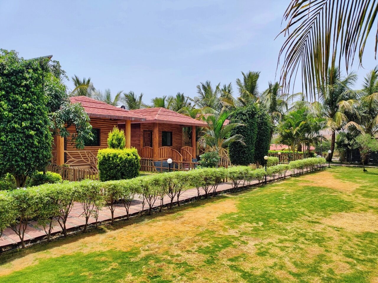 المنشأة من الخارج