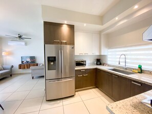 Microwave, oven, stovetop, coffee/tea maker