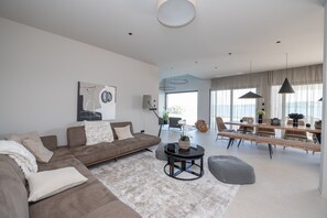 TV - Beachfront Villa Nautilux with Pool (Seget Donji)