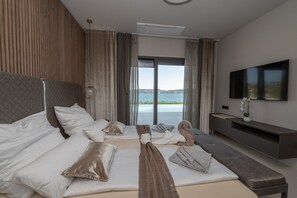 5 bedrooms, free WiFi