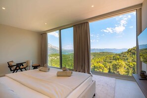 4 bedrooms, free WiFi